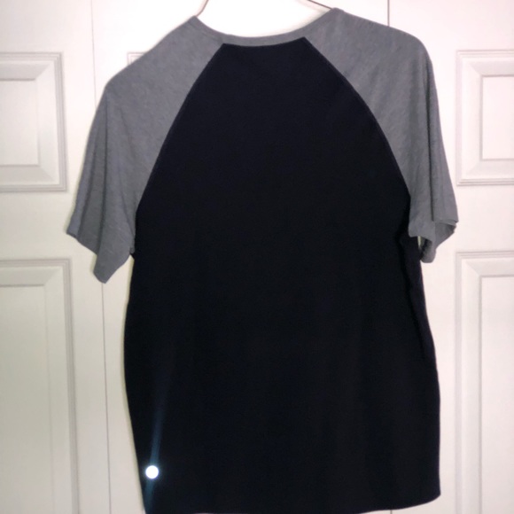 Men’s Lululemon T-Shirt - Picture 5 of 5